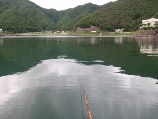 右端の建物が湖畔荘です